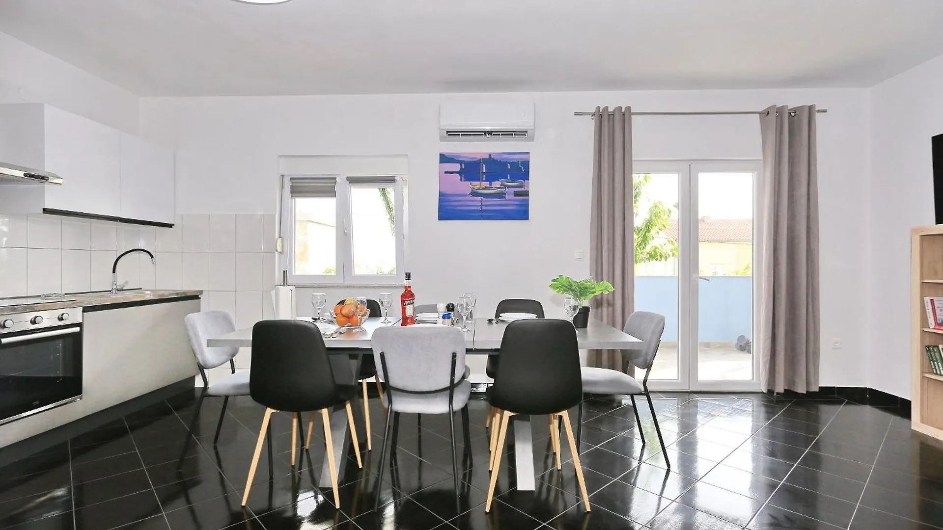 Villa M Maslenica